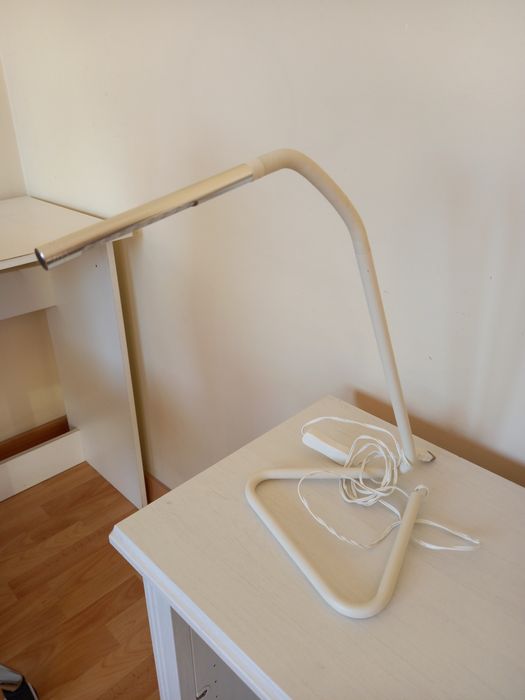 Candeeiro ikea sem carregador