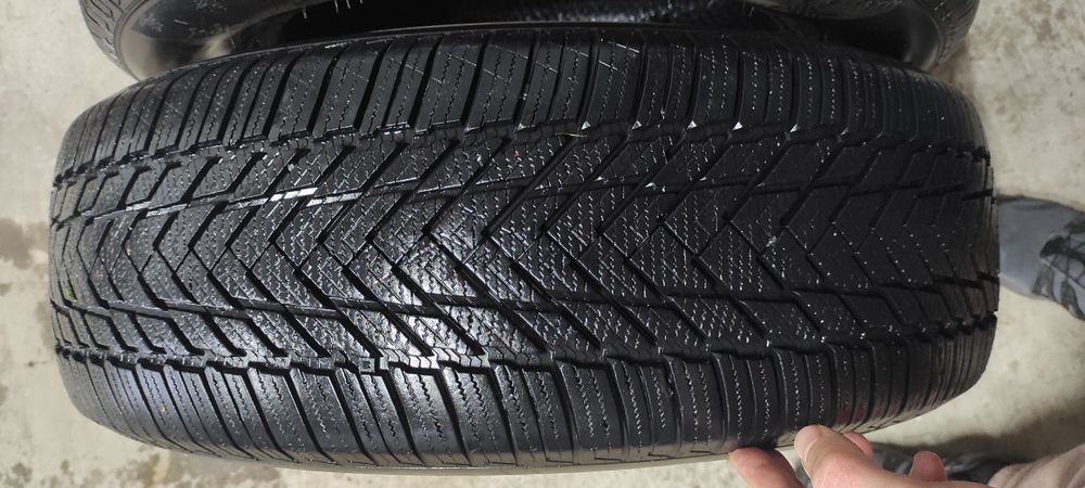 Шини зимові APLUS A701 235/65 r17 22-го року 8мм