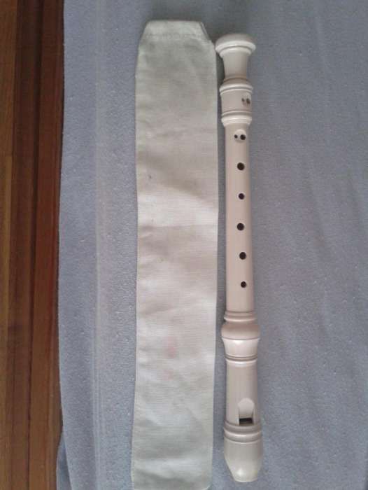 flauta, com pouco uso