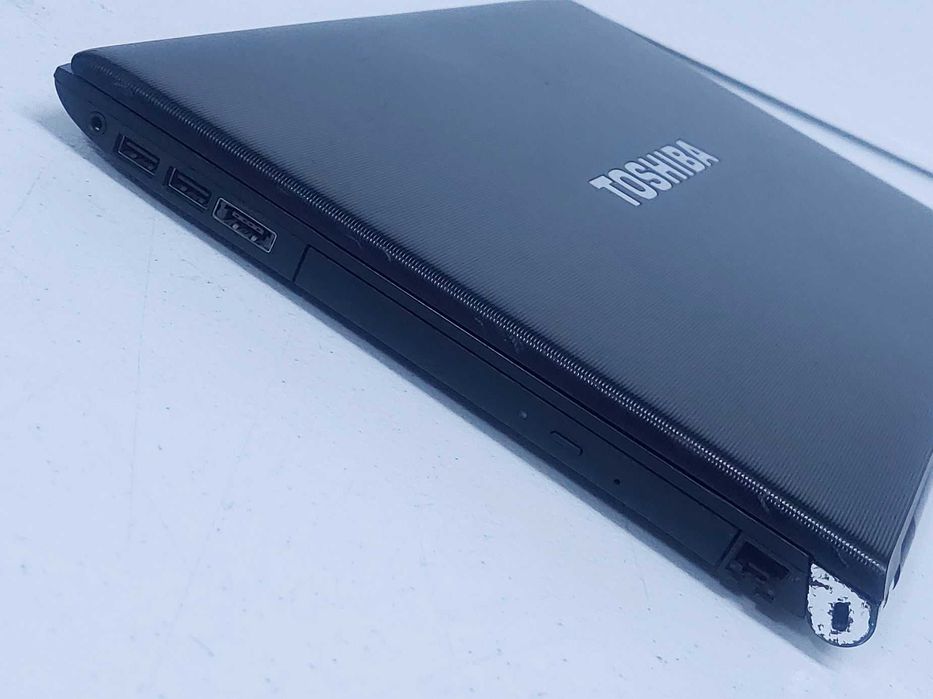 Toshiba i7 SSD 12Gb Ram bateria boa
