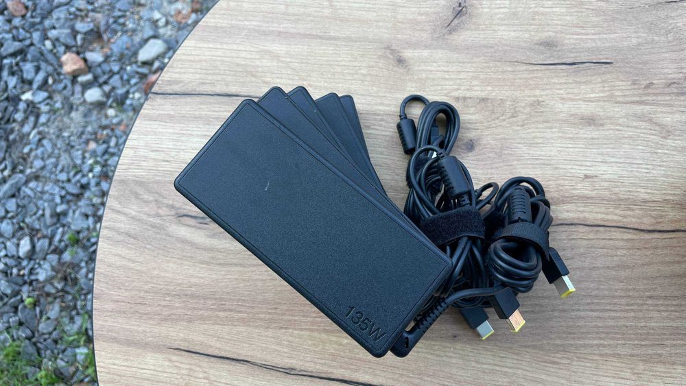 Блоки живлення Леново  ОПТ Lenovo USB + Pin Square Yellow 135W 20V-6.75A ОПТ