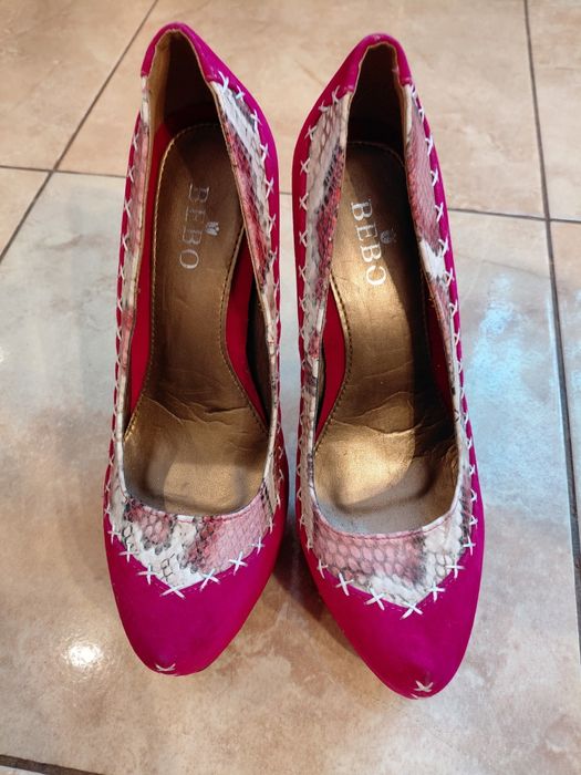 Szpilki damskie na koturnie marki Bebo, rozmiar 38