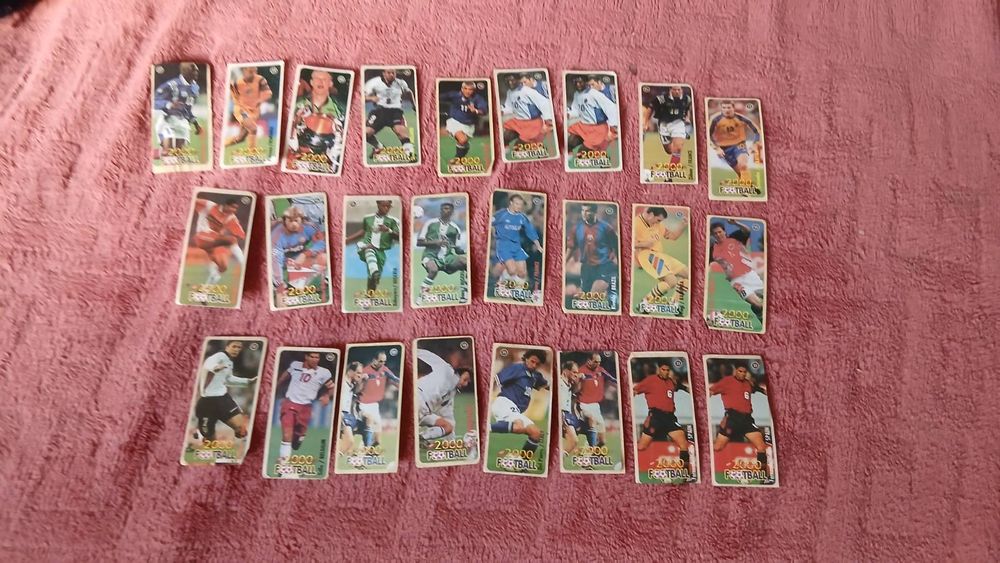 Наклейки від жуйок футбол