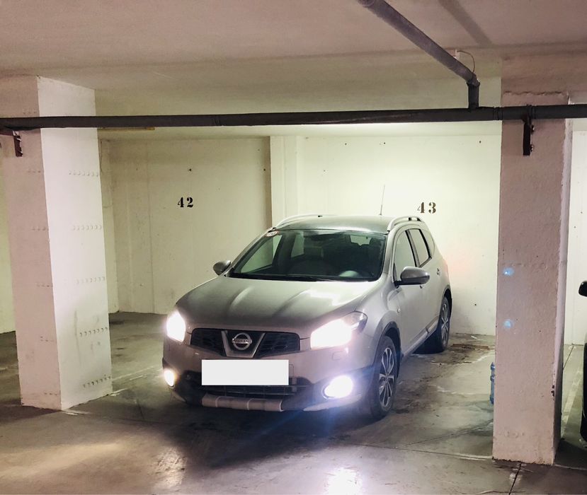 Продаж паркомісця на Сихові