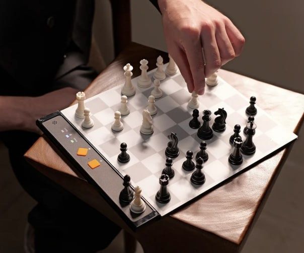 Електронна шахова дошка Chessnut GO