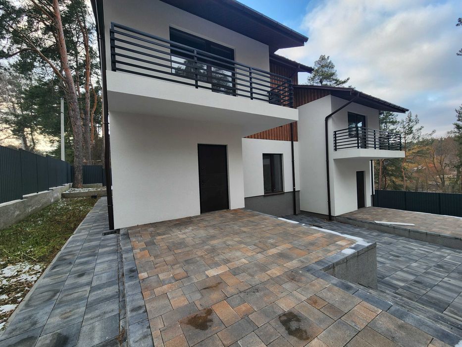 Від забудовника! Продам будинок, дуплекс біля лісу. Телефонуйте.