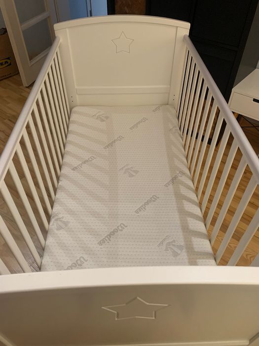 Łóżeczko niemowlęce Woodies z materacem