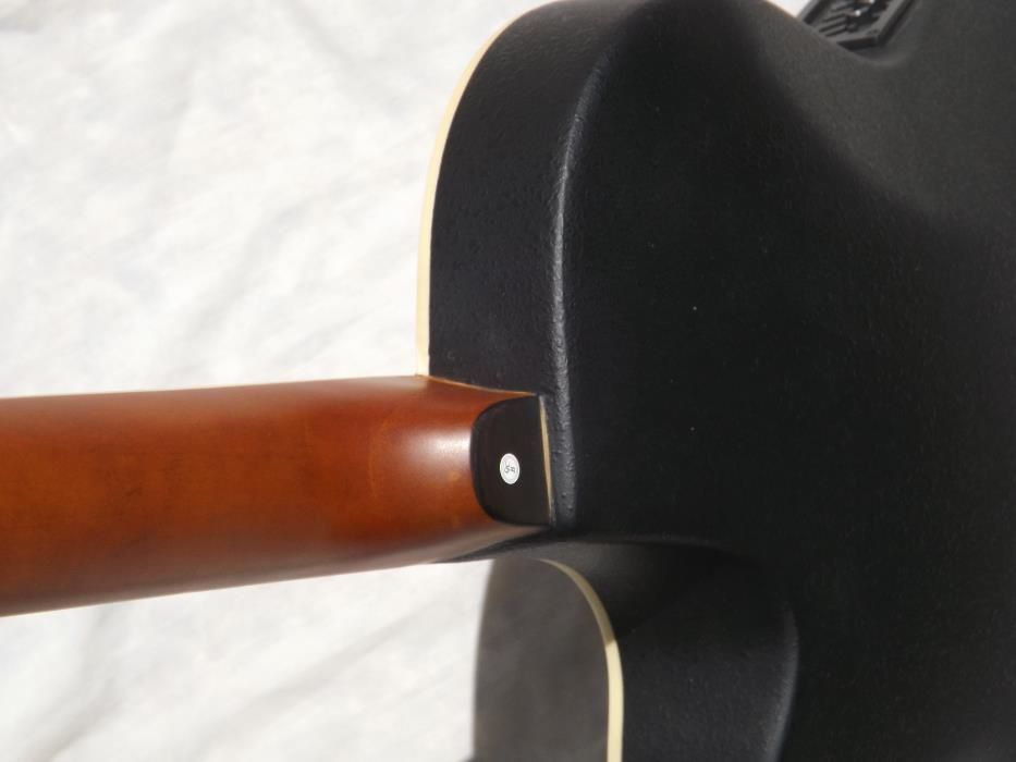 Guitarra tipo ovation castanha tigre