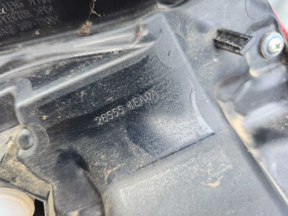 Farolim STOP esquerdo NISSAN Qashqai J11 (2014.-2018.) Original