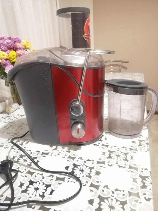 Соковижималка (соковичавниця) MOULINEX JU 599D