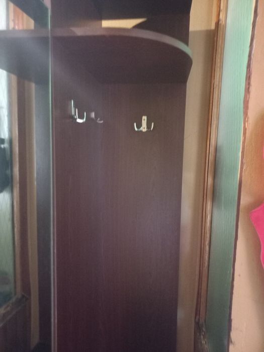 Шкаф с зеркалом для прихожей