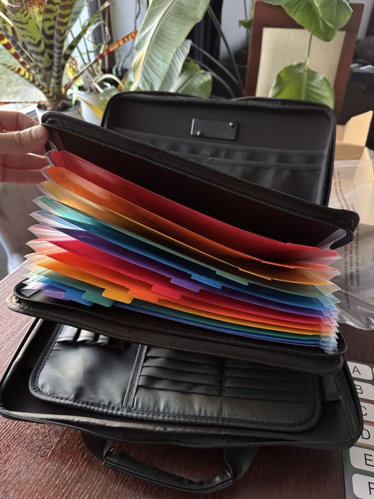ognioodporny organizer na dokumenty typu harmonijka z twardą skorupą