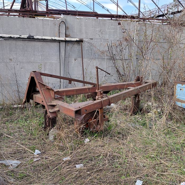 Продам плуг ПЛ-3,35