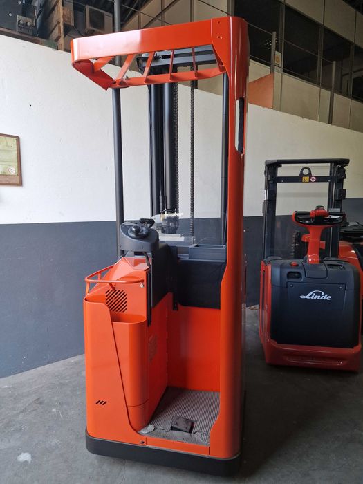 Empilhador/Stacker com elevação livre a 4.150mm
