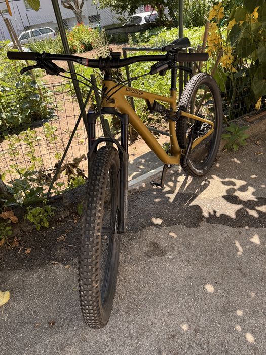 Bicicleta Specialized Epic EVO com grupo Shimano XT 12v