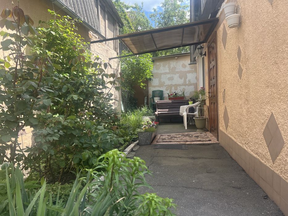 Продам частину будинку в центрі