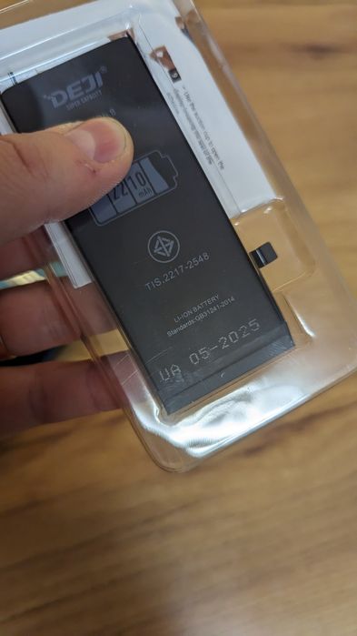 Батерея Iphone 8 посилена Deji нова