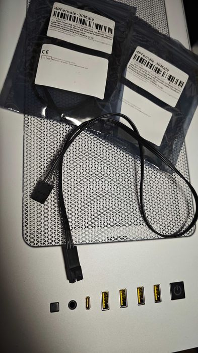 Kabel/przejściówka Corsair 4pin - 3pin