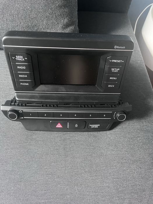 Radio Kia Ceed CD 2018–2021 Bluetooth OEM 96170-J7100WK – komplet