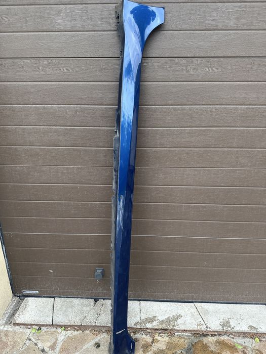 Поріг Nissan Leaf