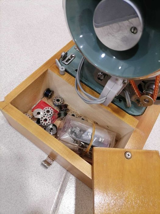 Máquina de costura Mitsubishi elétrica