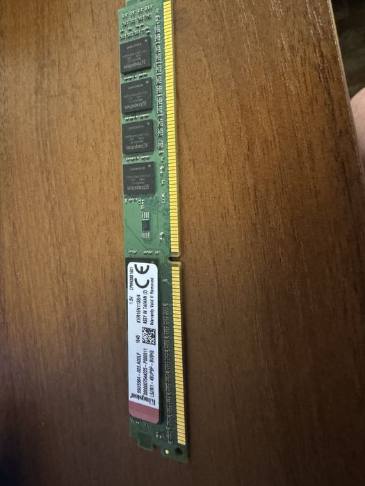 Оперативна память Kinngston 4GB