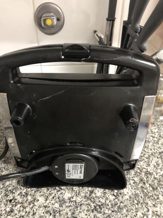 Torradeira prenssa com algum uso mas a funcionar