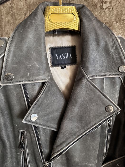 Жіноча куртка-косуха