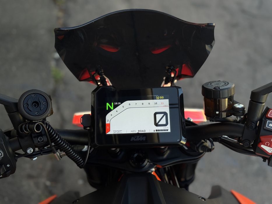 Мотоцикл KTM 1290 Super Duke R 2024 рік