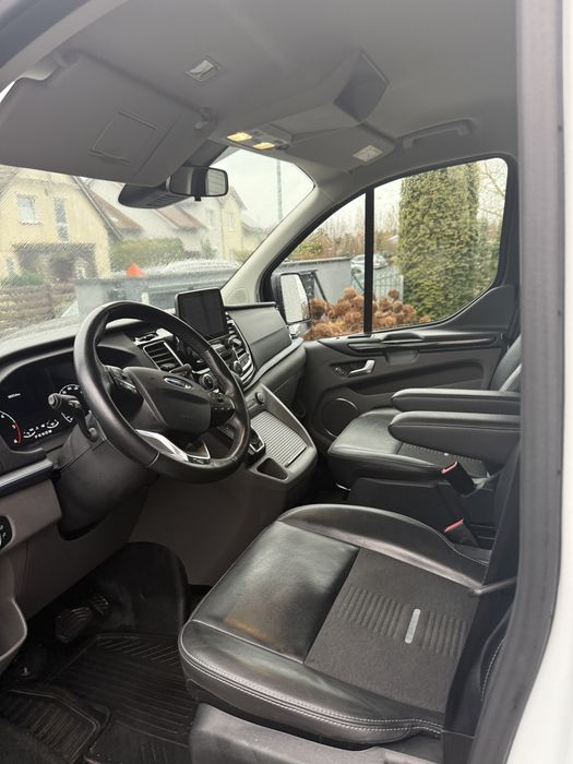 Wynajem bus 8 osobowy. Ford Turneo Custom