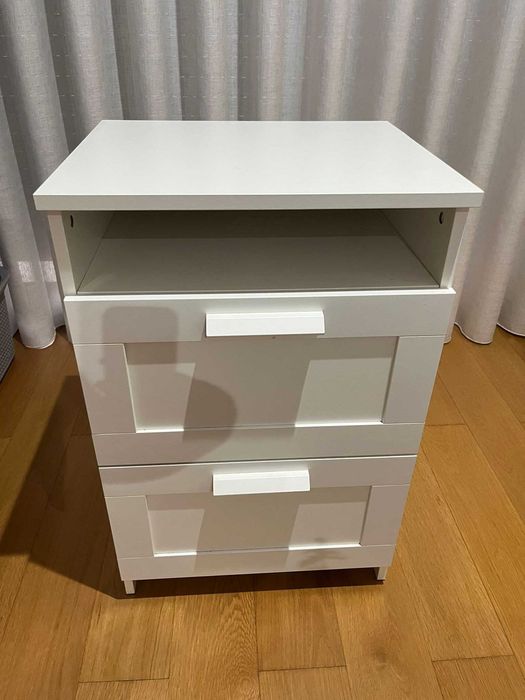 Vendo mesa de cabeceira IKEA em branco