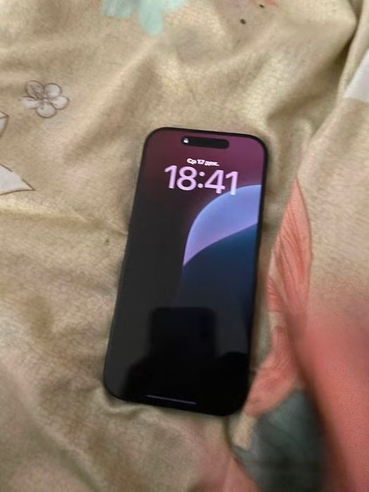 Sprzedam iPhone'a 16 Pro