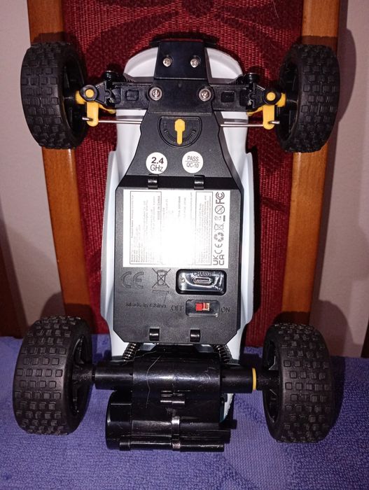 Samochód zdalnie sterowany  TECNOCK QY1802A 2.4 GHz skala 1:22