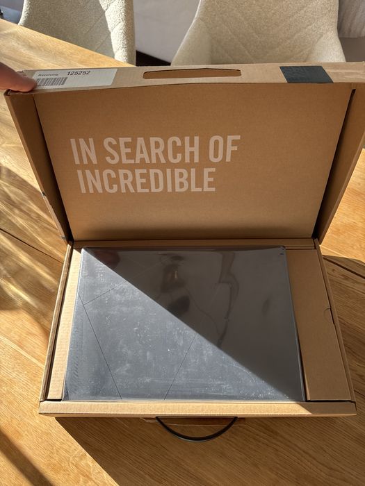 ASUS ZENBOOK Q410va 512GB 8GB OLED 120hz i5-13500H