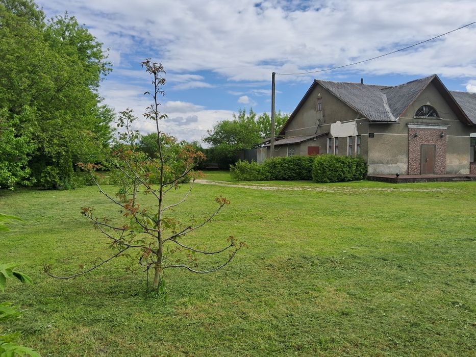 Оренда приміщення 200м2+виставковий майданчик 15сот