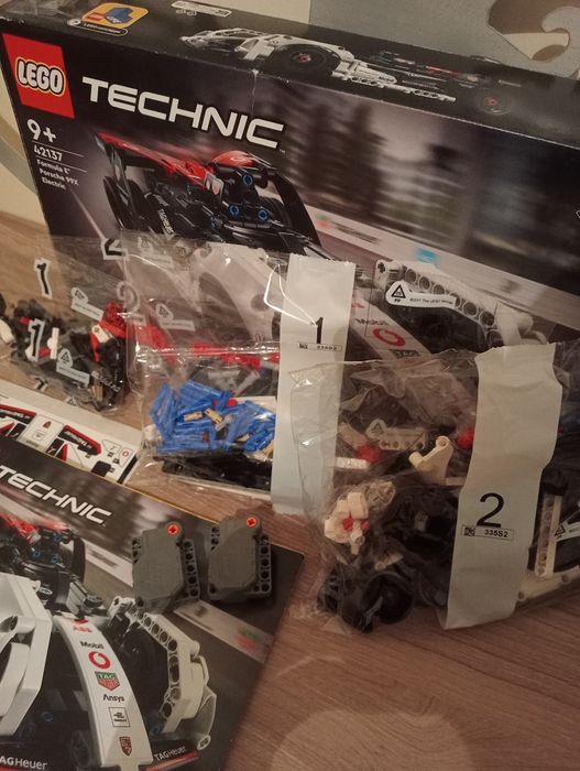 Lego Technic Porsche Formula E