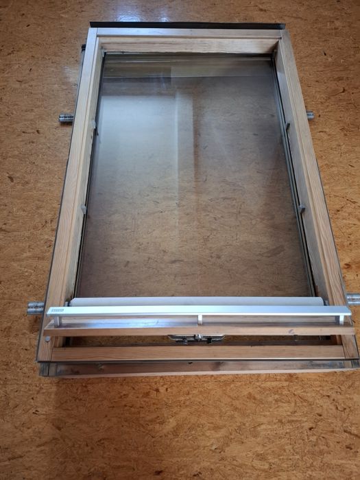 Okno dachowe Velux 78x118
