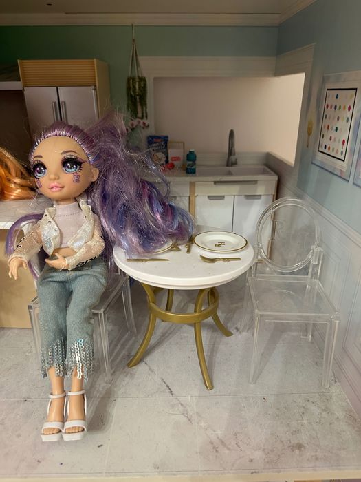 Domek Rainbow High z lalkami