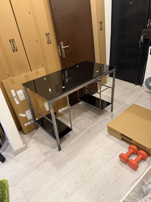 Secretária com boa arrumação