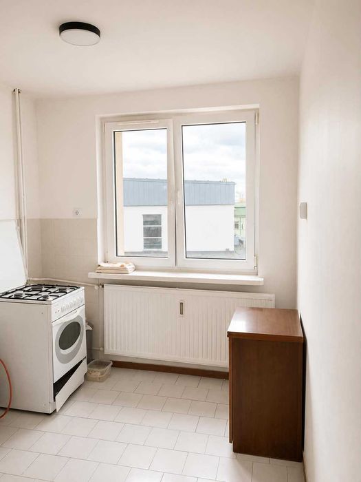Na sprzedaż mieszkanie 36 m² – 2 pokoje, centrum, oddzielna kuchnia, piwnica