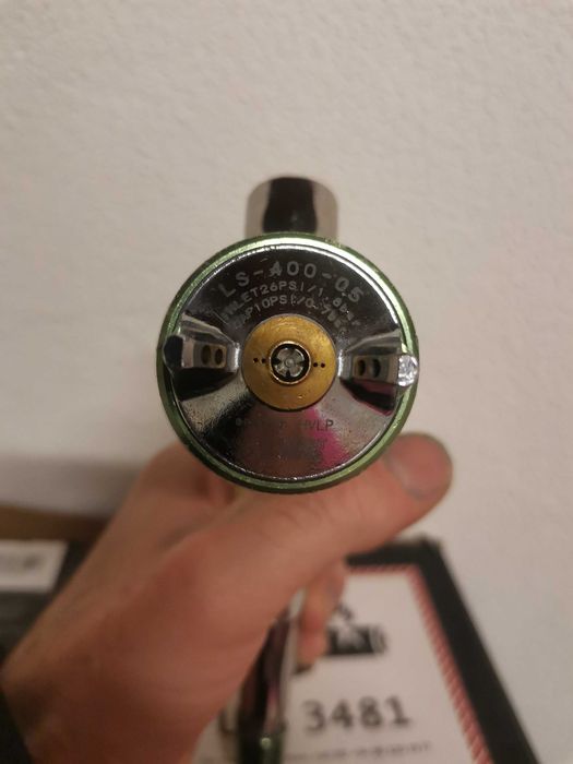 Pistola Iwata LS 400 1.3