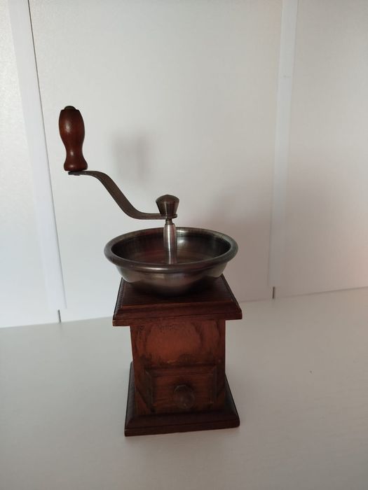 Кавомолка старовинна.