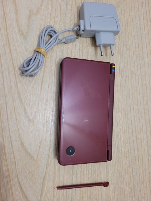 Nintendo DSi XL Vinho