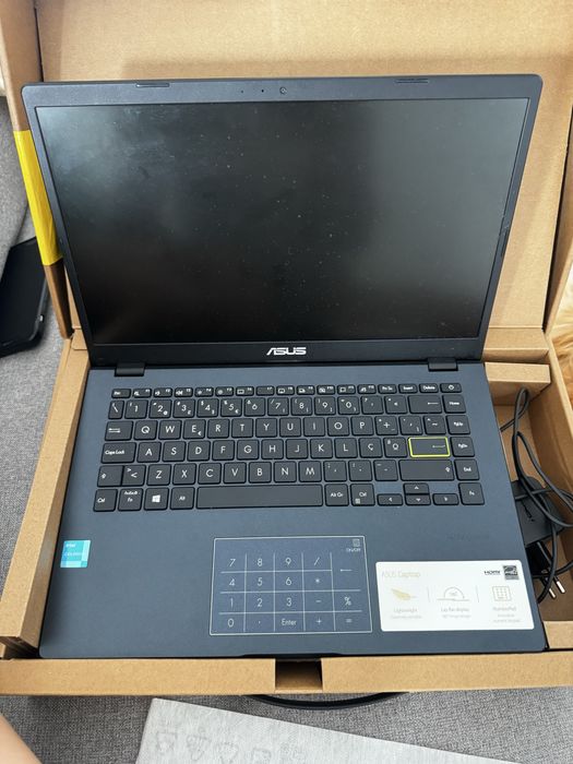 Notebook ASUS    Muito bem conservad