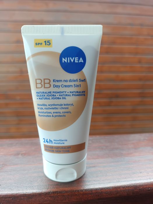 NIVEA BB krem na dzień 5w1 SPF 15 - odcień naturalny