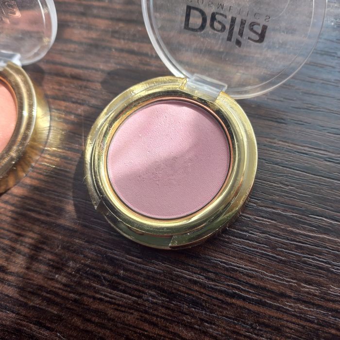 Дві шт. тіні для повік від Delia Cosmetics у
