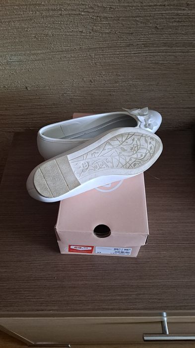 Balerinki biale używane rozm.33.