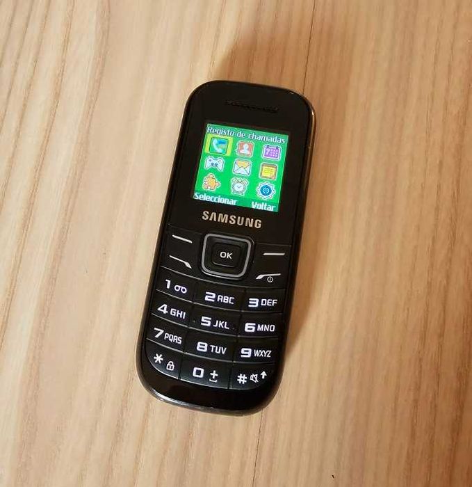 Telemóvel Simples 2G - Samsung Keystone 2