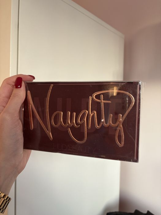 Nowa paleta cieni Huda Beauty