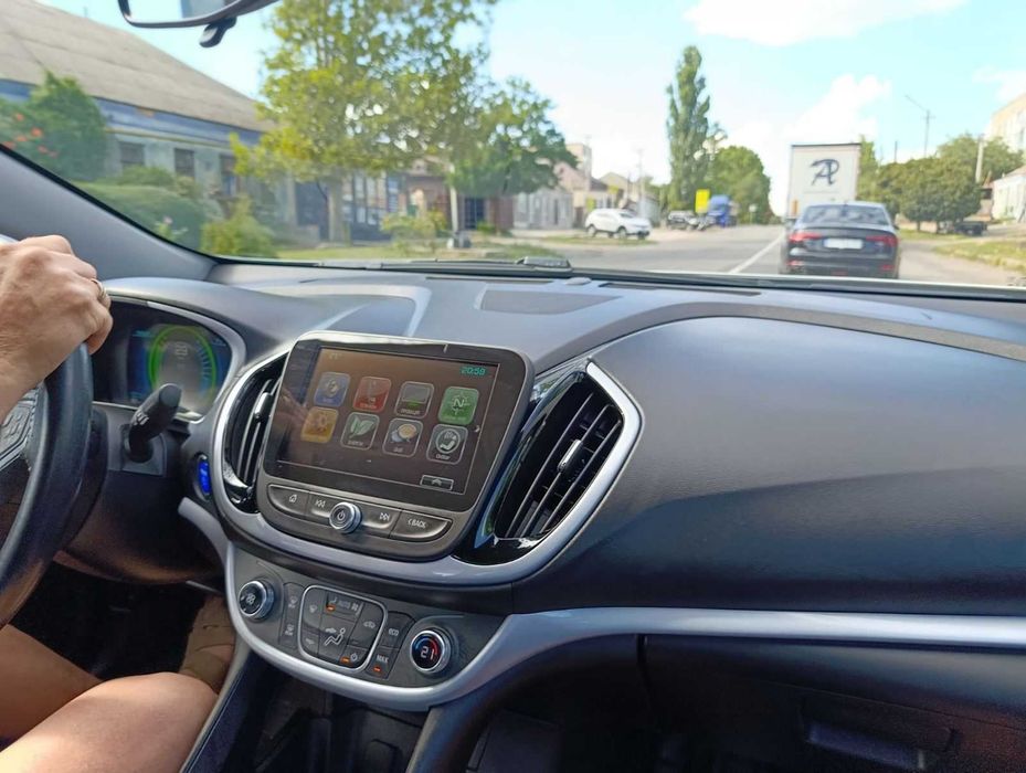 Chevrolet Volt II PHEV Шевроле Вольт 2 плагін гібрид 2018 року